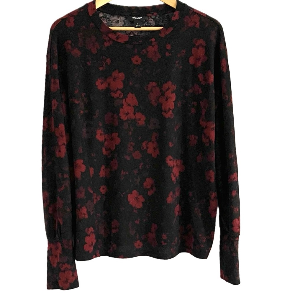 Sz.L-Simply Vera -Vera Wang-Red Floral on Black Top